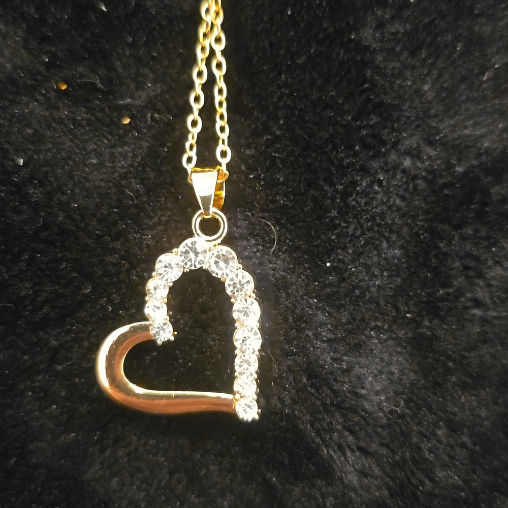 Gold diamond necklace